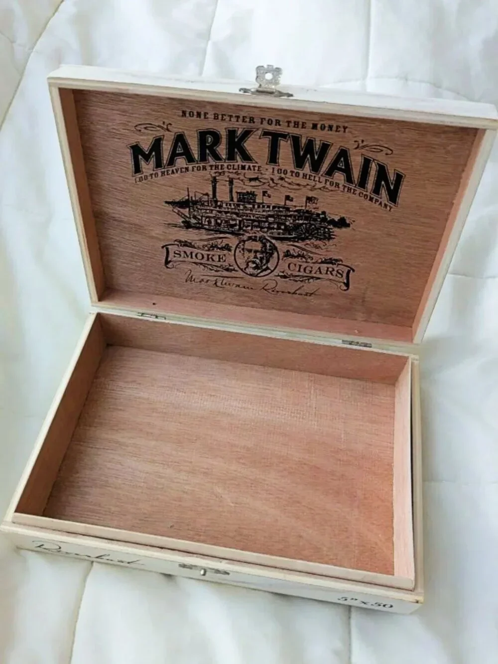Mark Twain love decorating